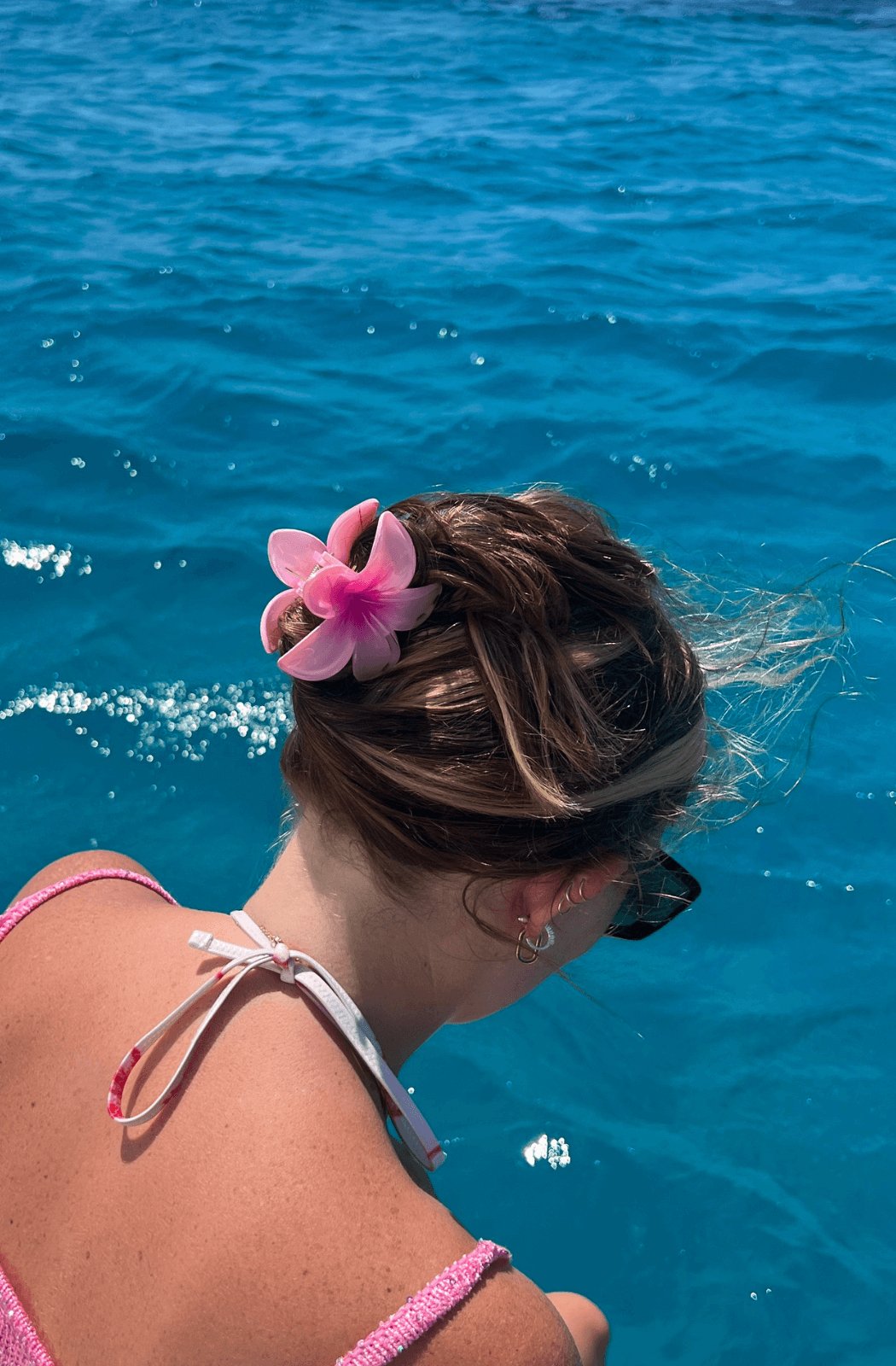 In Bloom Claw - Pink
Twist, style, claw it…wear your’s anyway, everyday.
This claw clip is suitable for both dry and wet hair application.
Acrylic
Daisy Lily signature satin pouch wDaisy Lily