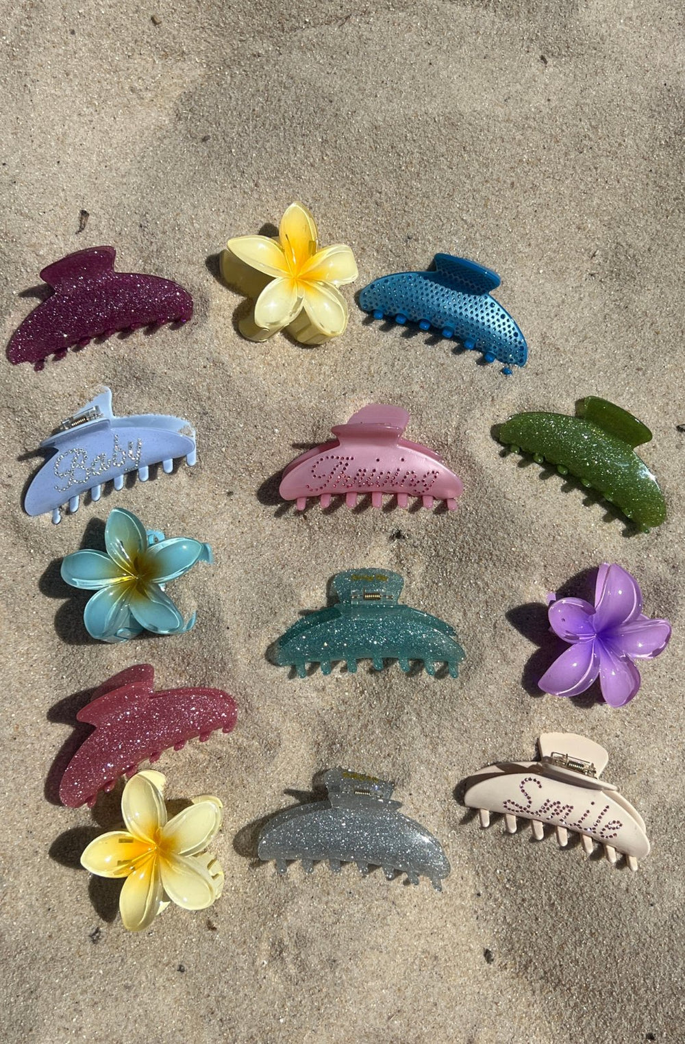 Amethyst Claw
Twist, style, claw it…wear your’s anyway, everyday.
Wide enough to hold a full head of hair &amp; strong enough to stay in all day with no tugging, no discomfort, jDaisy Lily